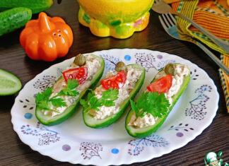 Лодочки из огурцов с тунцом и каперсами