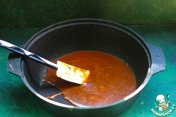 Морковный торт с вишней и карамелью