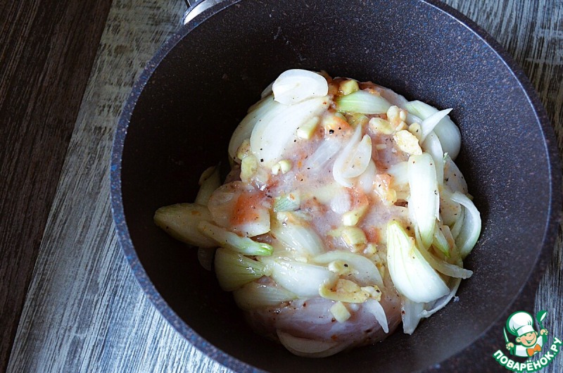 Окорок в луковом соусе