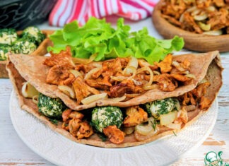 Печёночные блины с лисичками и сыром