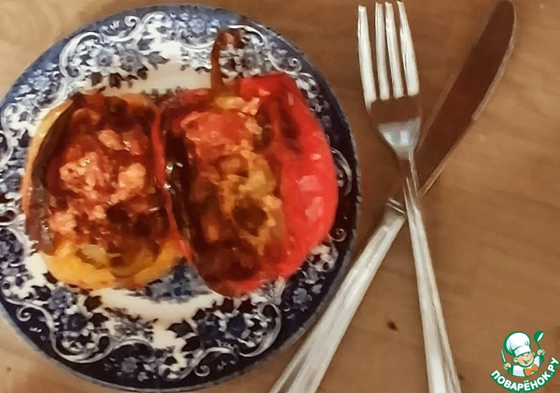 Перцы, начиненные булгуром, бараниной и томатами