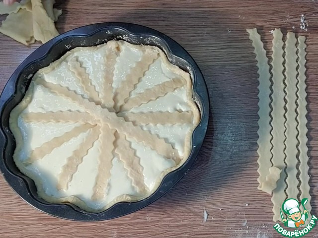 Пирог с творожной начинкой и сливой