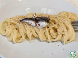 Спагетти с соусом из анчоусов