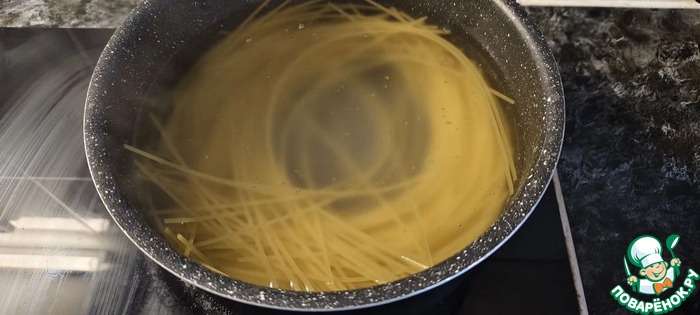Спагетти с соусом из анчоусов