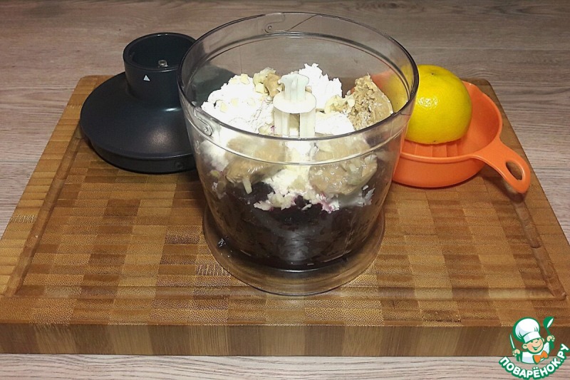 Свекольный крем с бородинскими чипсами