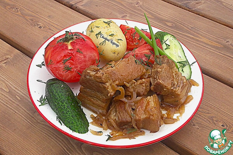 Свиная грудинка, приготовленная на сковороде