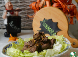 Тёплый салат из куриной печени с вешенками