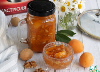 Абрикосовое варенье с орехами