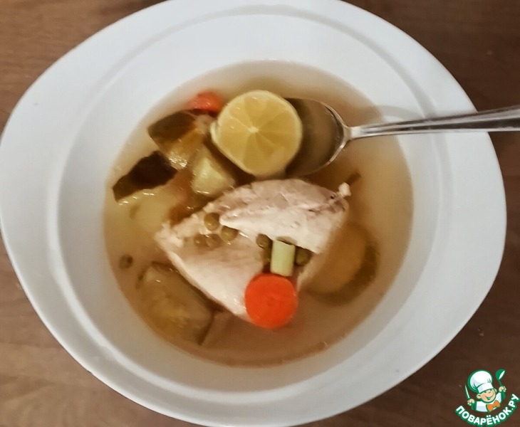 Быстрый куриный суп с овощами, лаймом