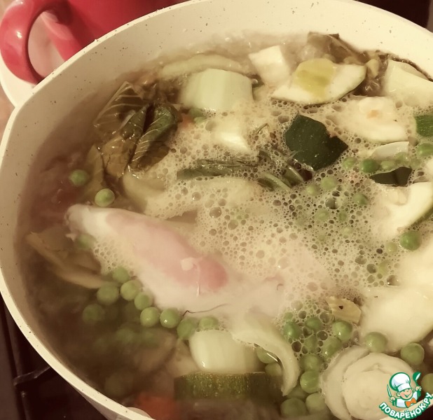 Быстрый куриный суп с овощами, лаймом