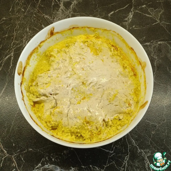 Куриные грудки в сметане с куркумой