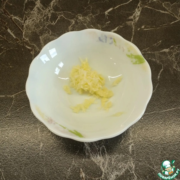Куриные грудки в сметане с куркумой