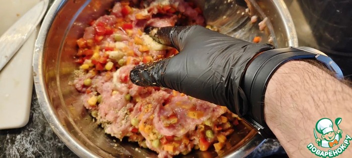 Мясная запеканка с овощами и сыром