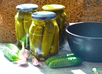 Огурцы с хреном и кориандром