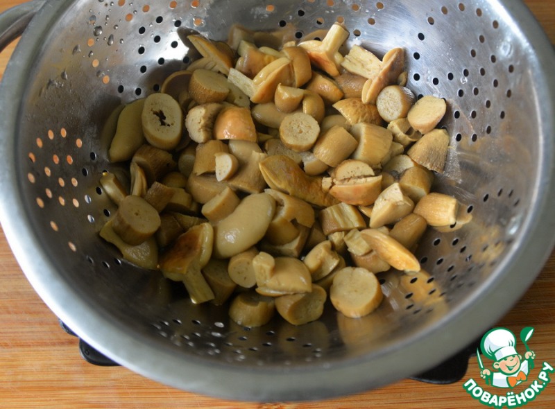 Пряные маринованные грибы с лимонной кислотой