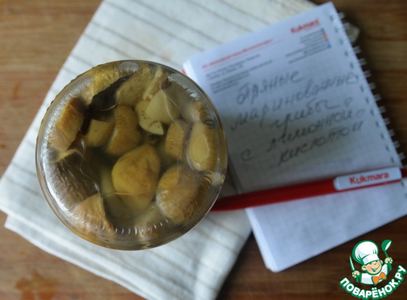 Пряные маринованные грибы с лимонной кислотой