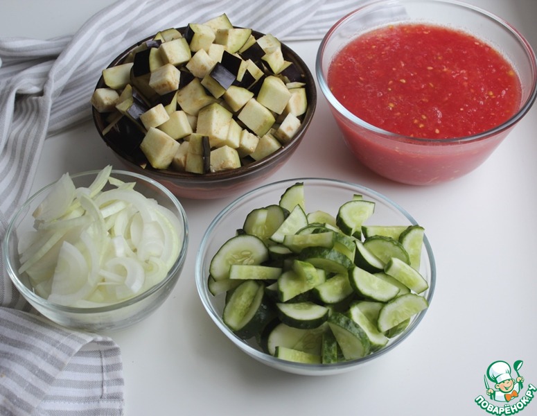 Салат из баклажанов и огурцов