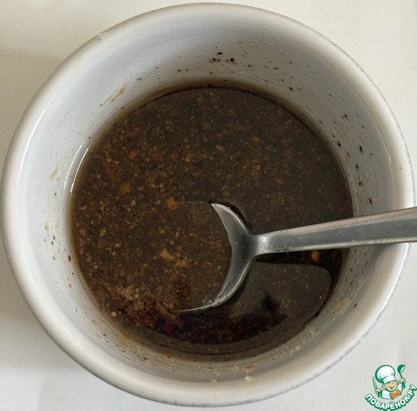 Салат с китайской капустой, морковью и огурцом