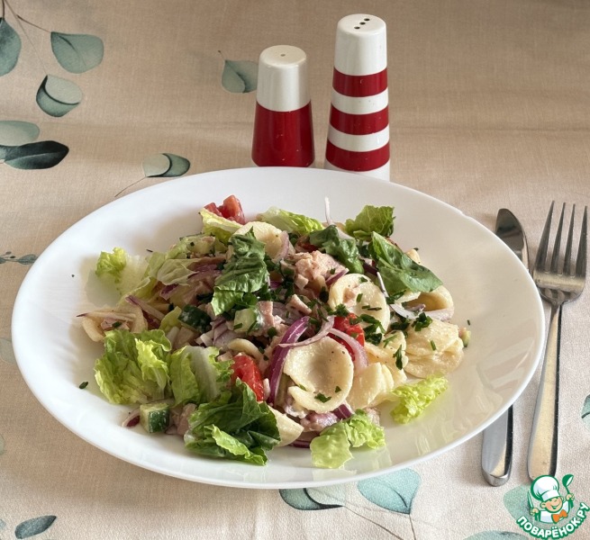 Салат с пастой и курицей "Копчёный"