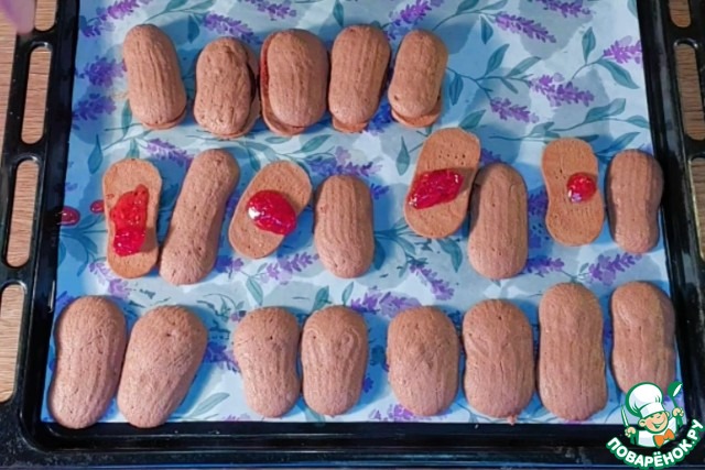 Шоколадное печенье с джемом