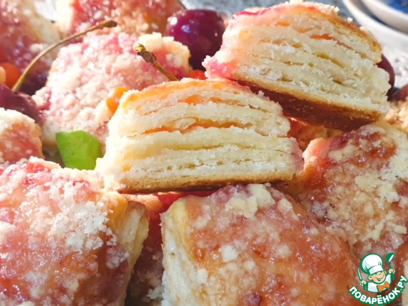 Слоистое печенье с малиновым джемом