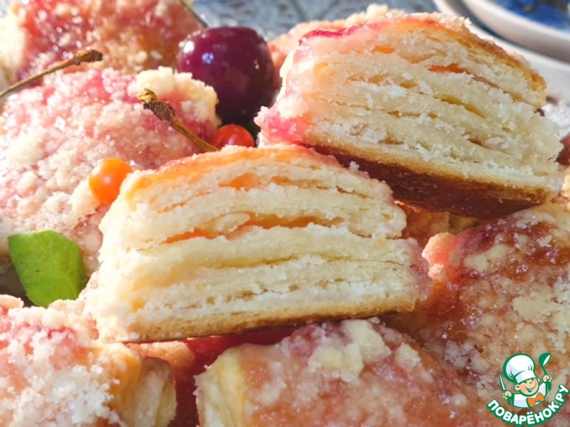 Слоистое печенье с малиновым джемом