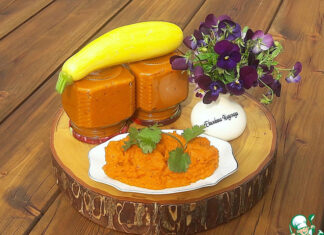 Икра кабачковая с острым соусом кимчи