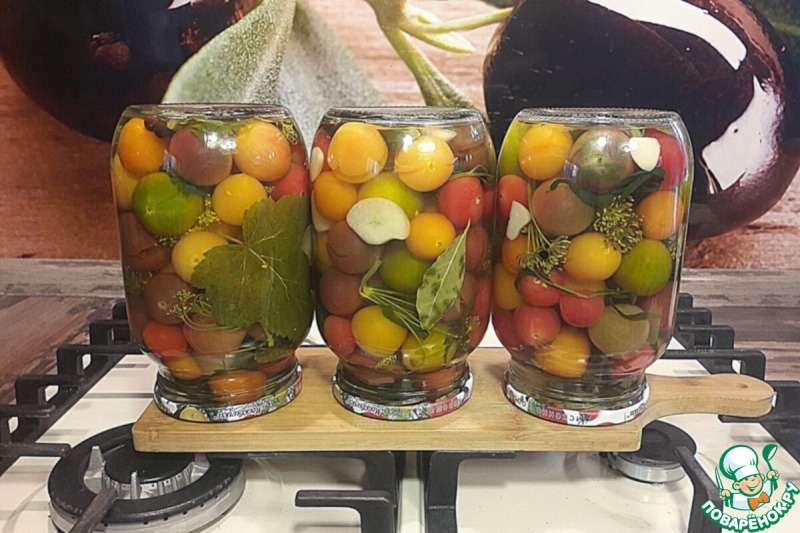 Маринованные в банках "цветные чери"