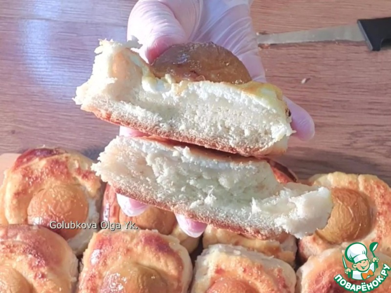 Открытые булочки с кремом и нектаринами