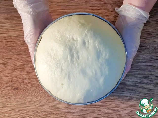 Открытые булочки с кремом и нектаринами