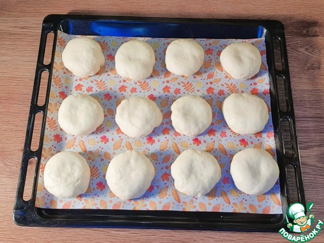 Открытые булочки с кремом и нектаринами