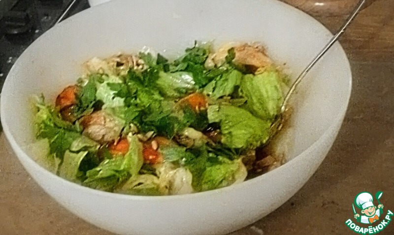 Палестинский салат с персиками и орехами