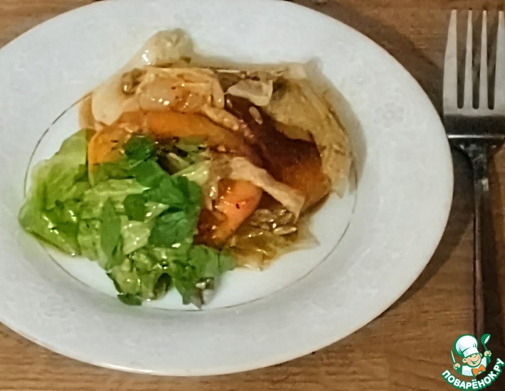 Палестинский салат с персиками и орехами