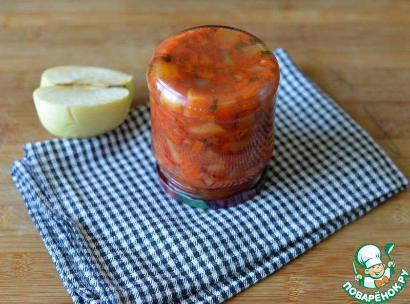 Салат "Анкл Бенс" с кабачками и яблоками