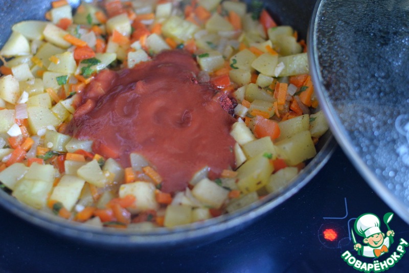 Салат "Анкл Бенс" с кабачками и яблоками