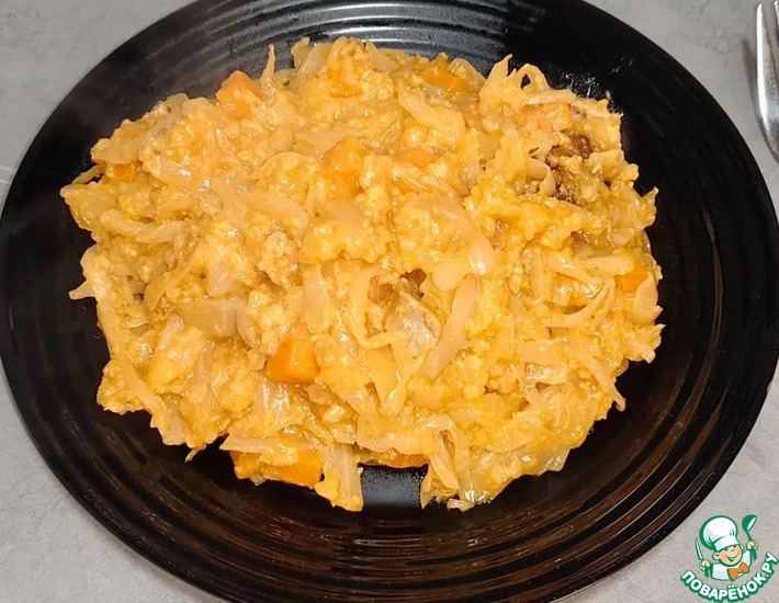 Тушеная капуста с пшеном и мясом