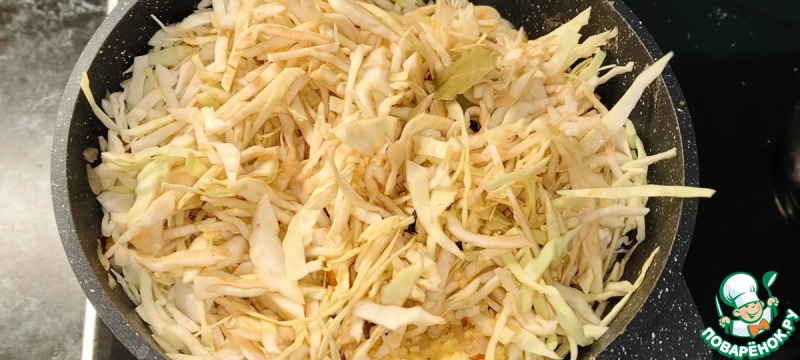 Тушеная капуста с пшеном и мясом