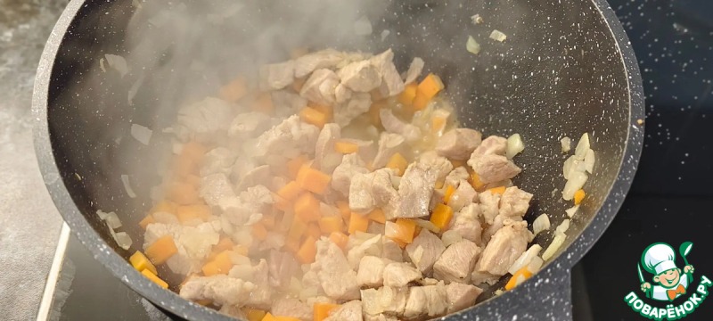 Тушеная капуста с пшеном и мясом