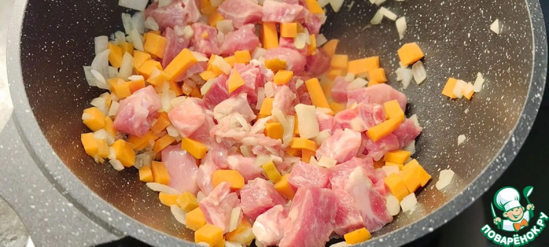 Тушеная капуста с пшеном и мясом