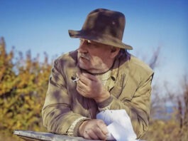 У могилы Богдана Ступки неожиданно встретили его однокурсника