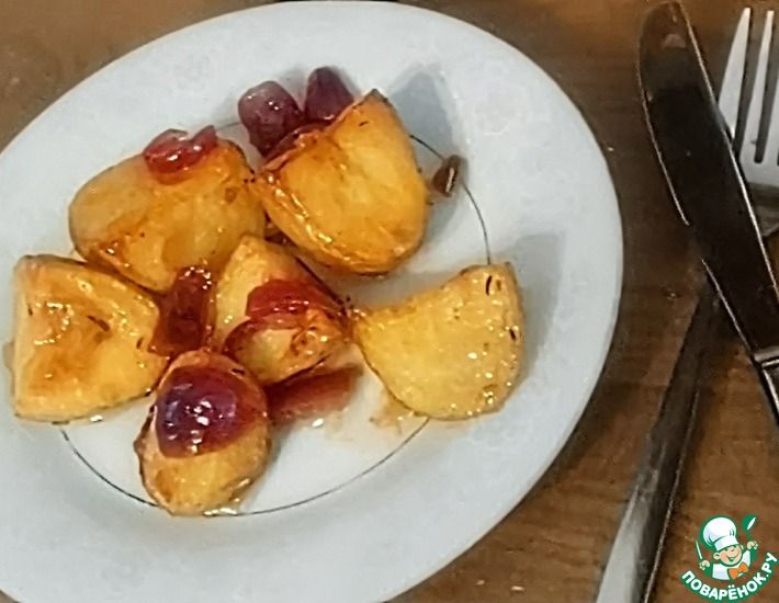 Запеченный картофель с вином и пряностями