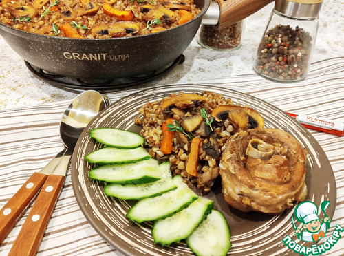 Гречка по-купечески с индейкой и грибами