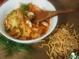 Капуста с томатами и орехами кешью