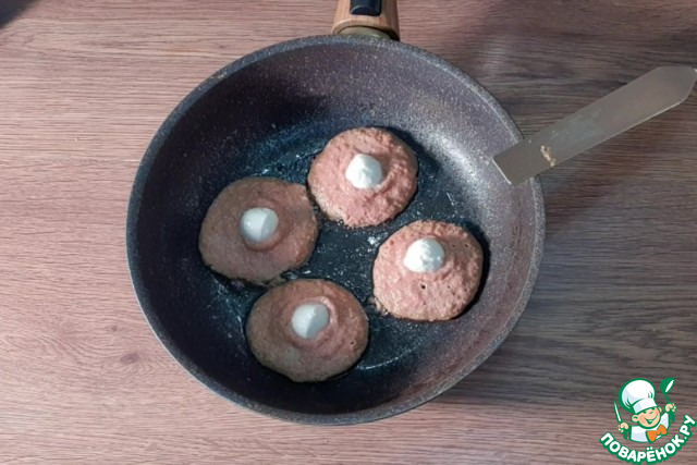 Котлеты из куриной печени с припеком