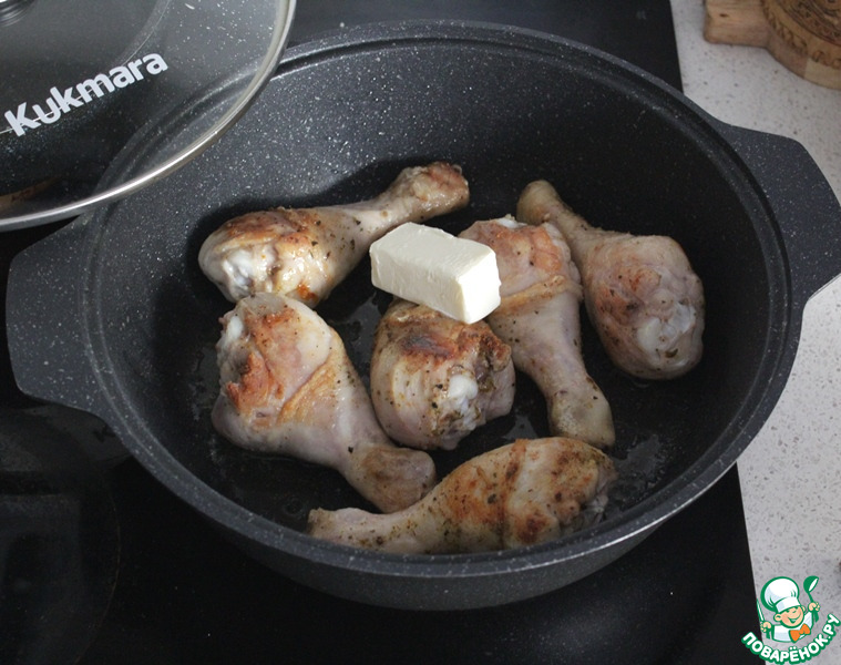 Куриные ножки в сметанном соусе