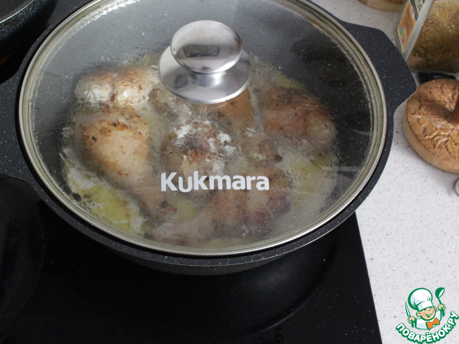 Куриные ножки в сметанном соусе