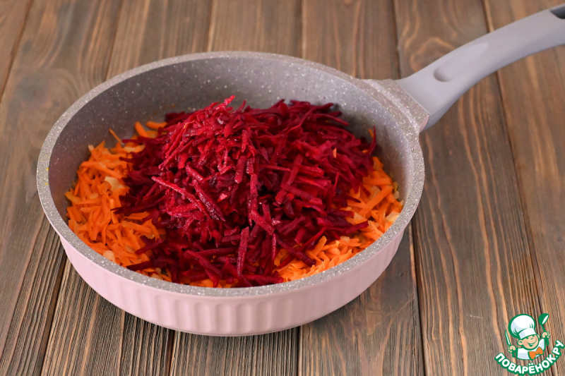 Лёгкий свекольник с кабачками