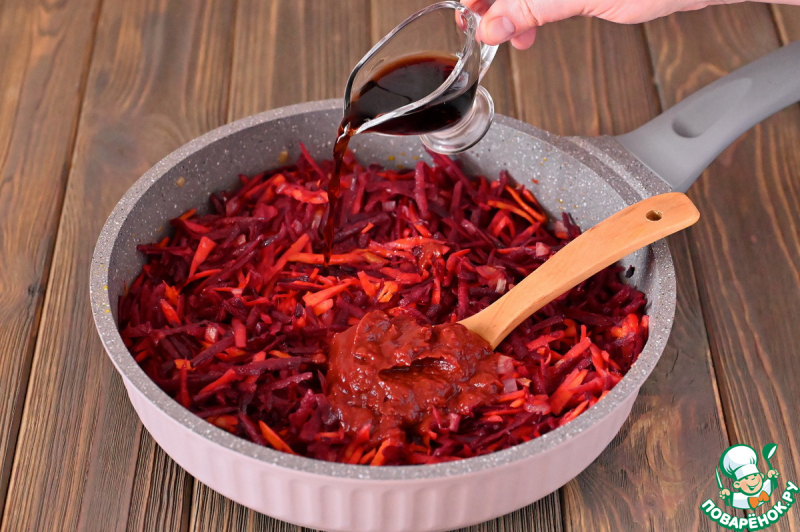 Лёгкий свекольник с кабачками