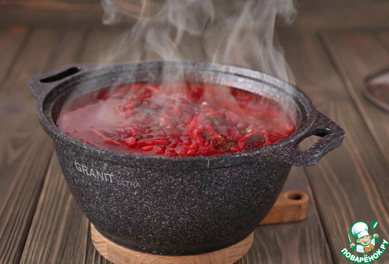 Лёгкий свекольник с кабачками