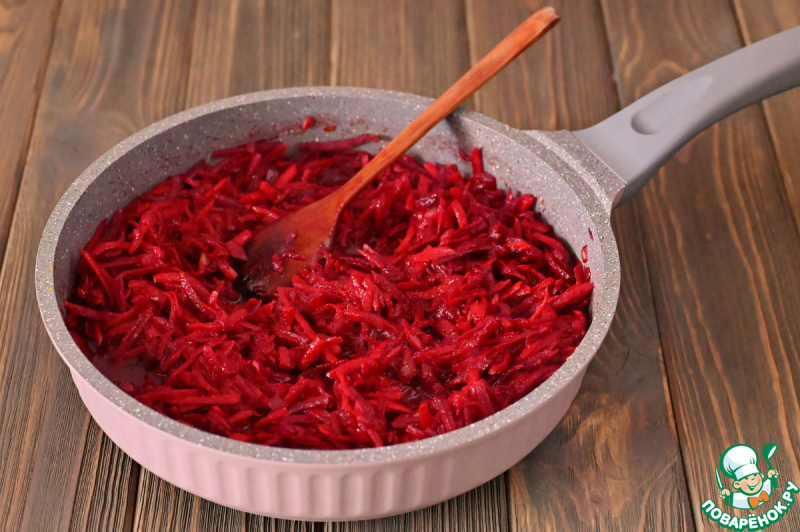 Лёгкий свекольник с кабачками